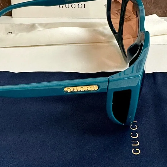 Gucci Sunglasses - Picture 12 of 15